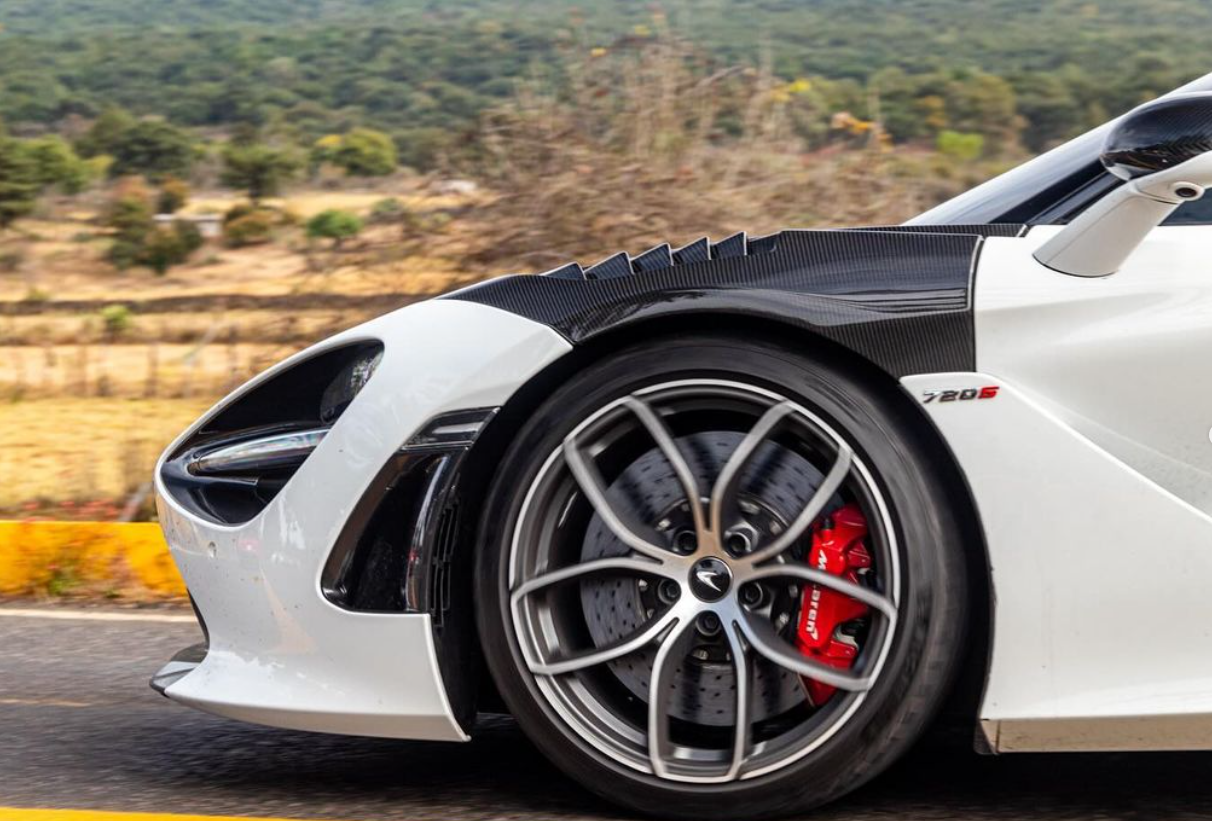 McLaren 720s/750s FRP Carbon Vented Fenders