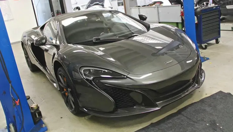 McLaren 650s Carbon Fiber Front Lip