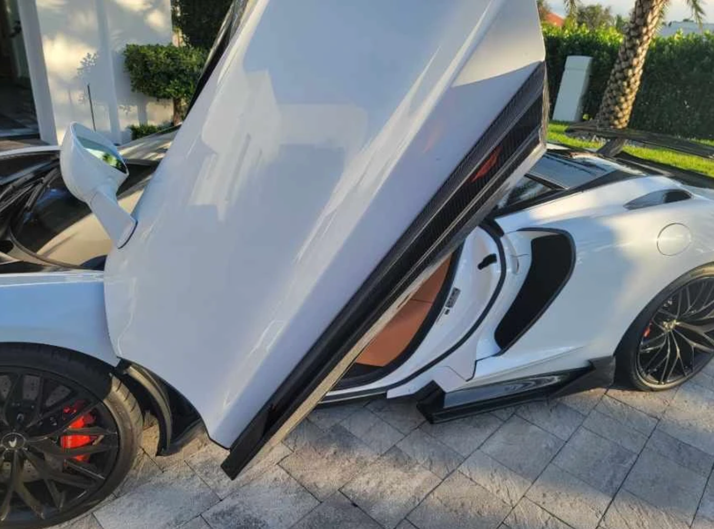 McLaren GT Carbon Fiber Side Skirt Extension