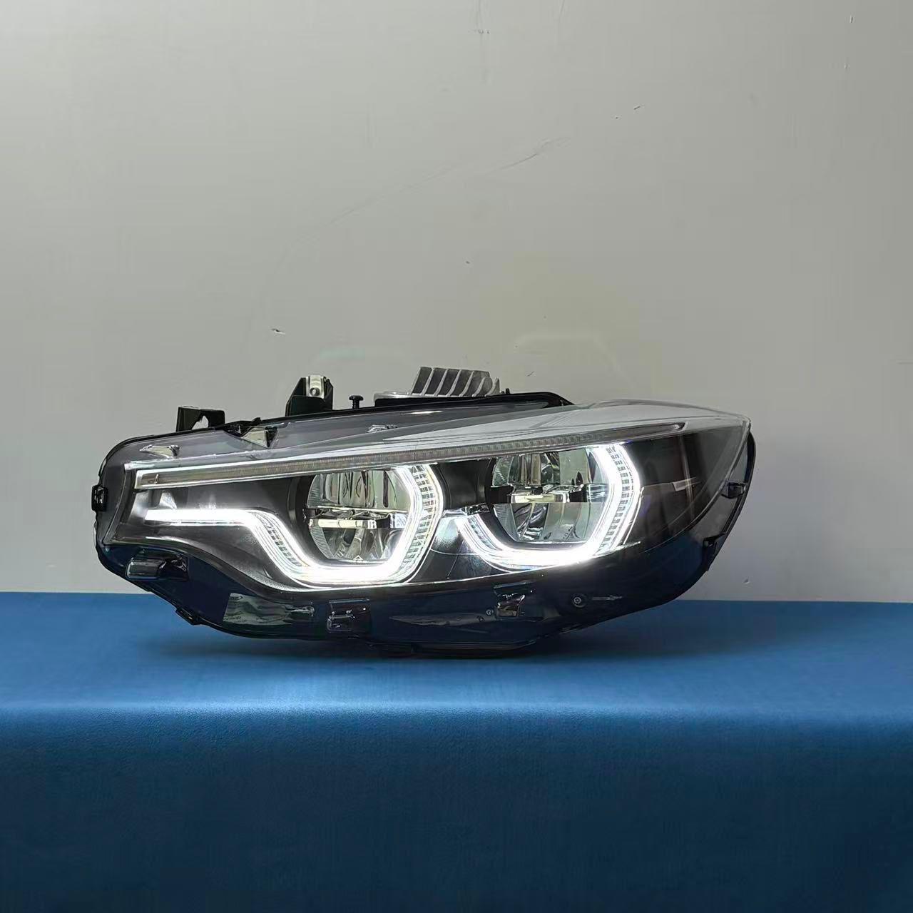 BMW F80 M3/F82/F83 M4 3/4 Series Ikon V3 Plug & Play Headlights 3 Switchback Modes