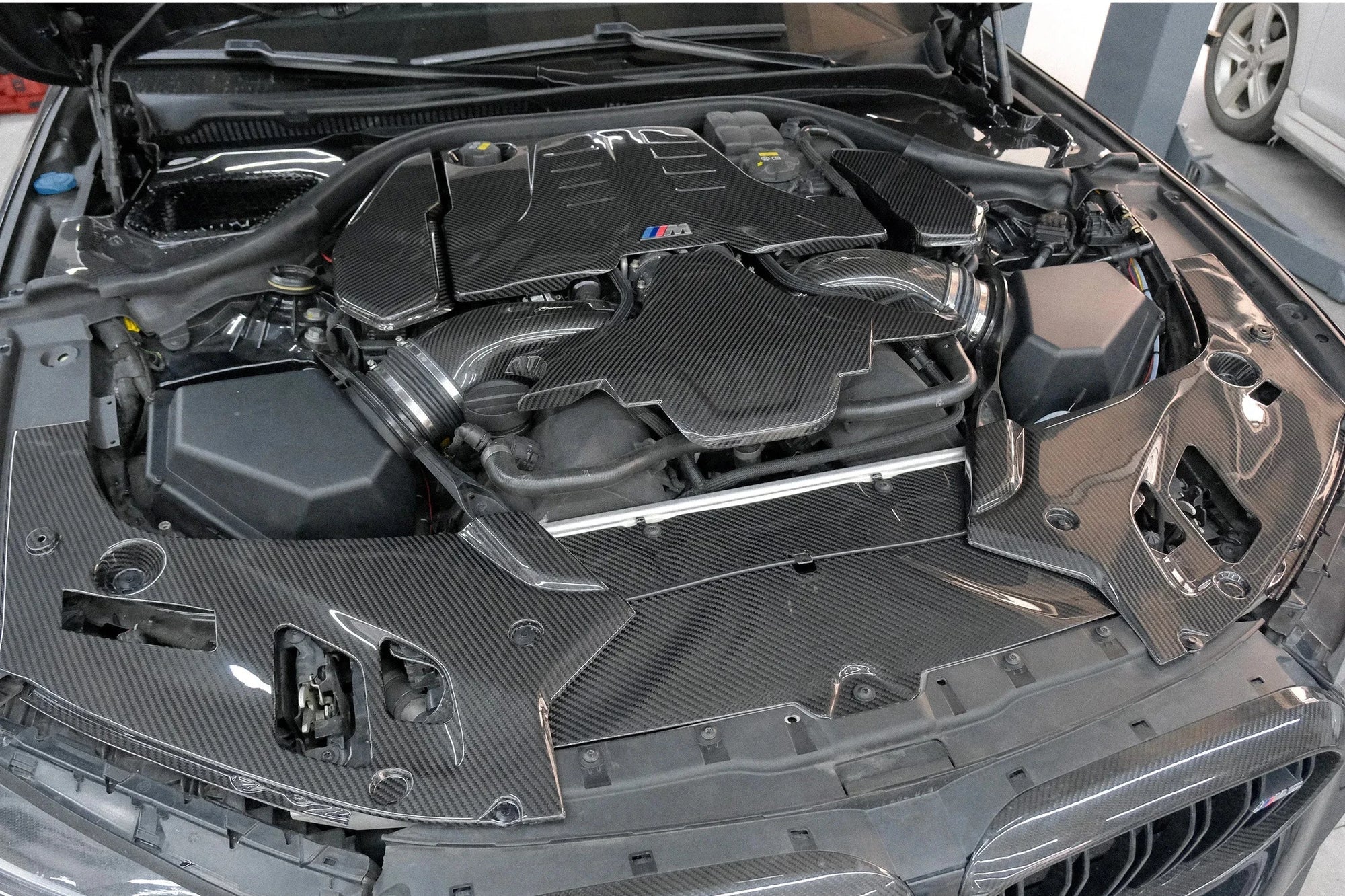 BMW F90 Carbon Fiber Engine Bay Corner Cover